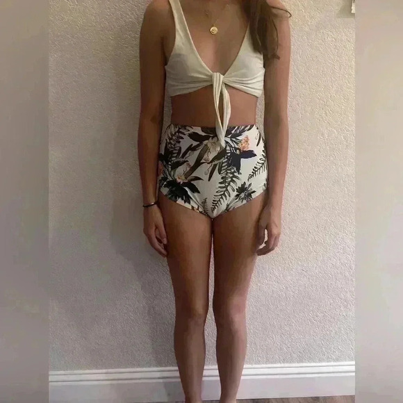 Zaful bikini Medium 1950s two-piece blue and white floral summertime pool beach - Picture 16 of 16